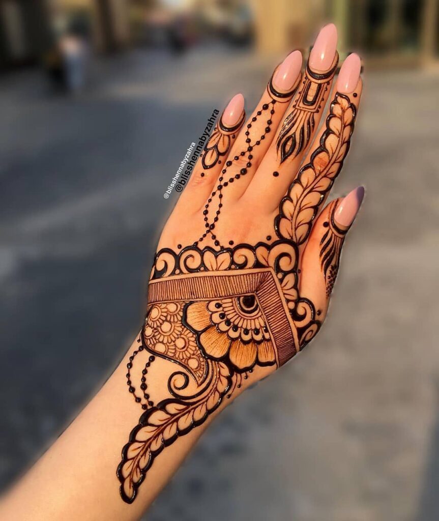 decent mehndi design