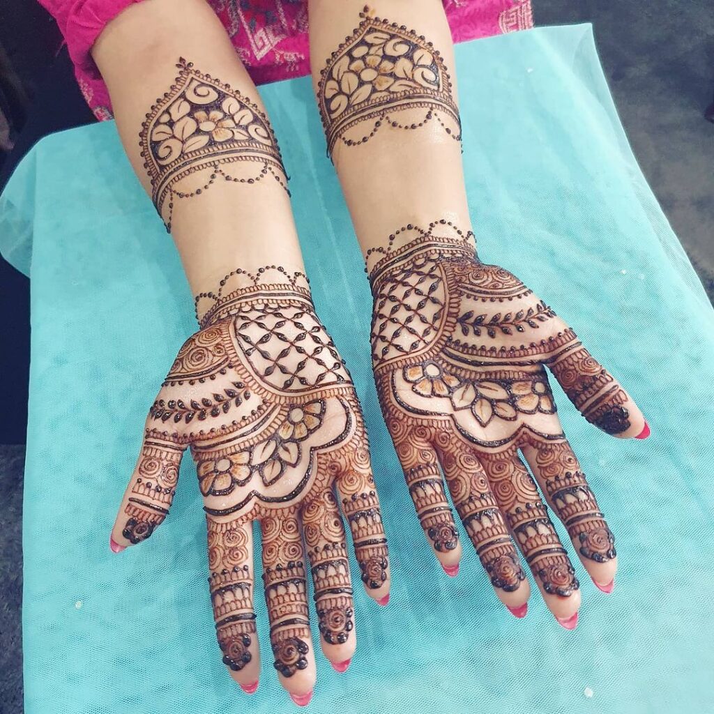 decent mehndi design