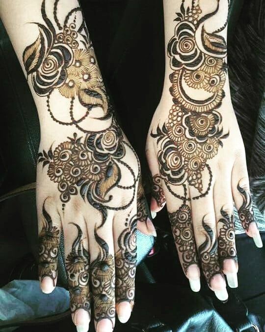 decent mehndi design