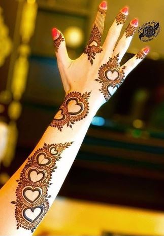 decent mehndi design