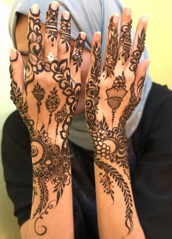 decent mehndi design