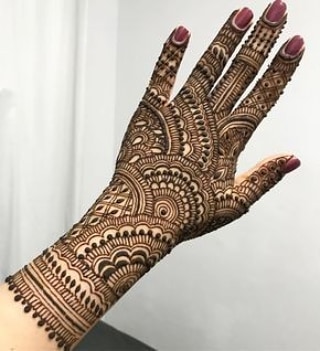 decent mehndi design