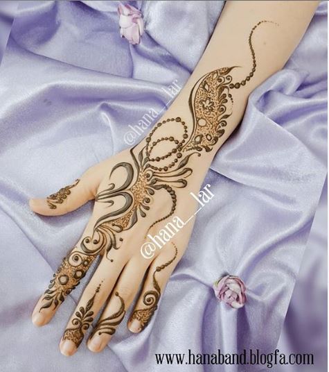 decent mehndi design