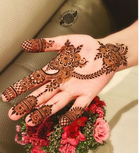 decent mehndi design