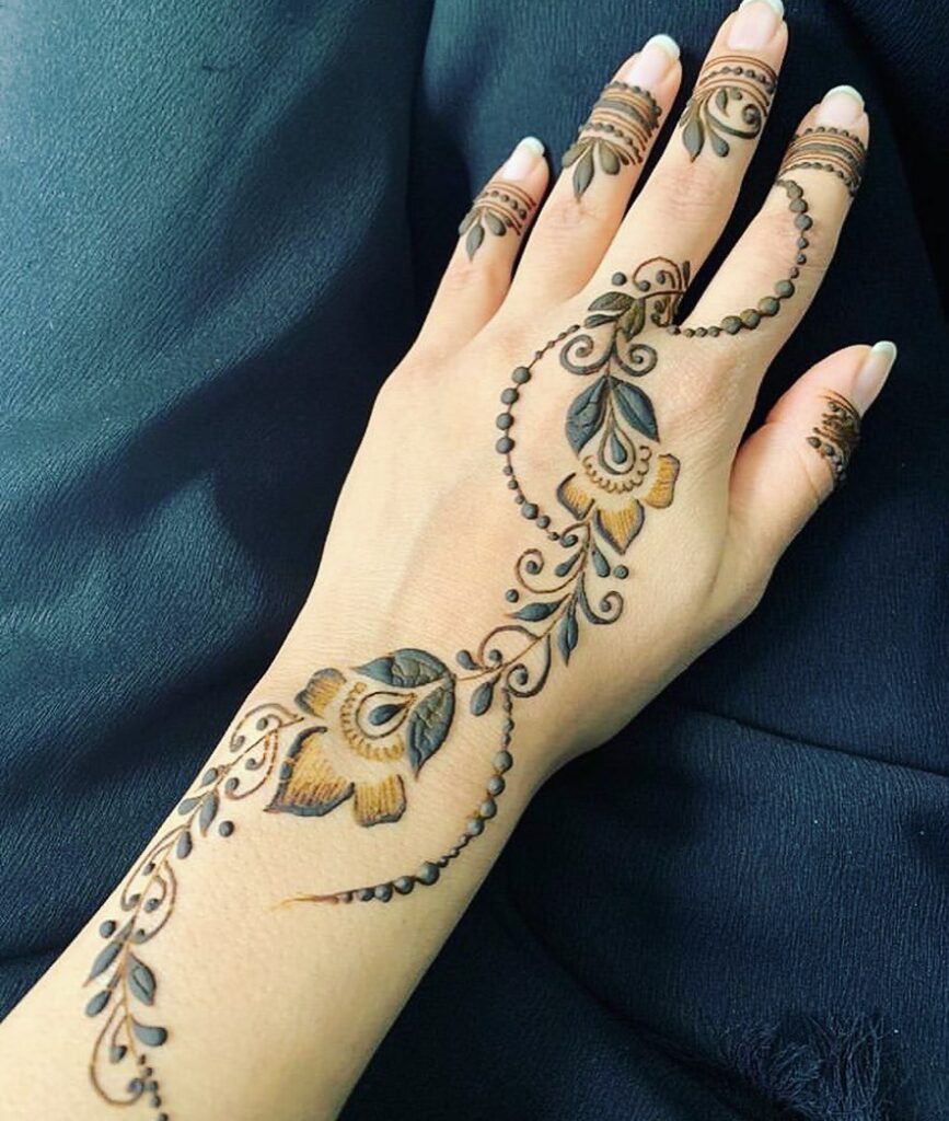 decent mehndi design