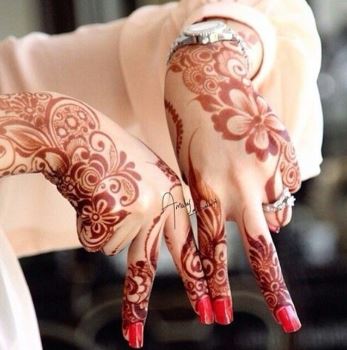 decent mehndi design