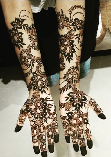 decent mehndi design