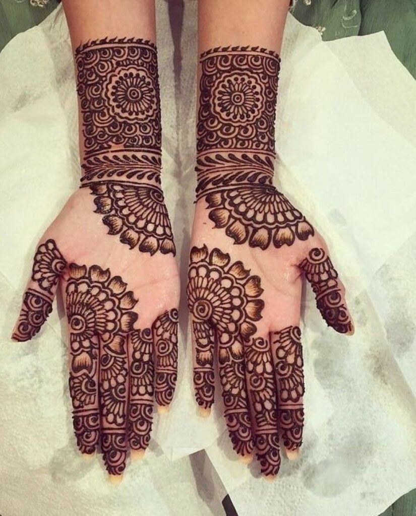 decent mehndi design