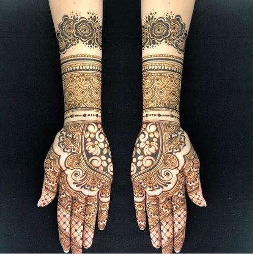 decent mehndi design