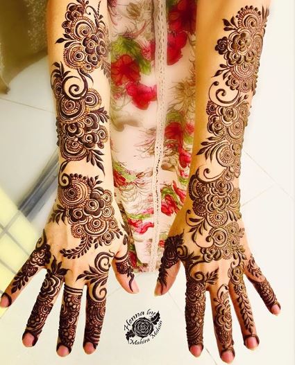 decent mehndi design