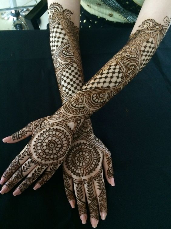 decent mehndi design