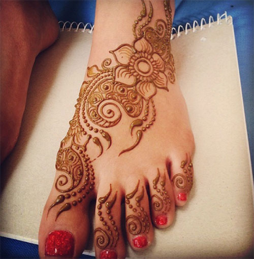 decent mehndi design