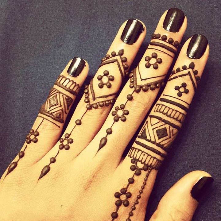 decent mehndi design