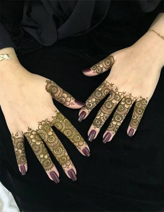 decent mehndi design