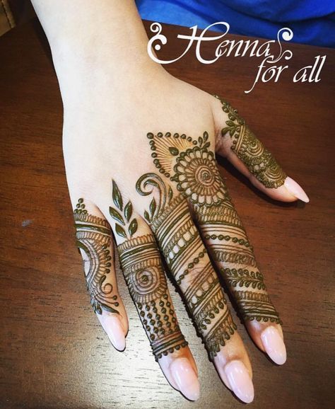 decent mehndi design