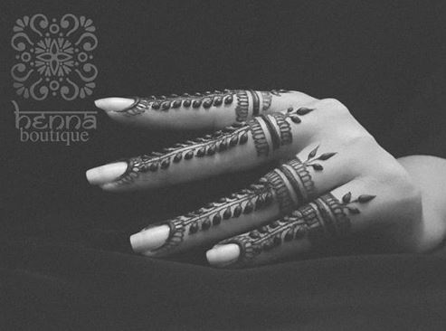 decent mehndi design