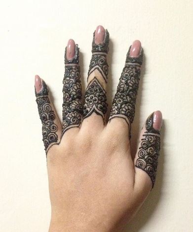 decent mehndi design