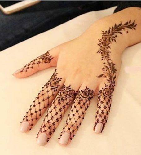 decent mehndi design