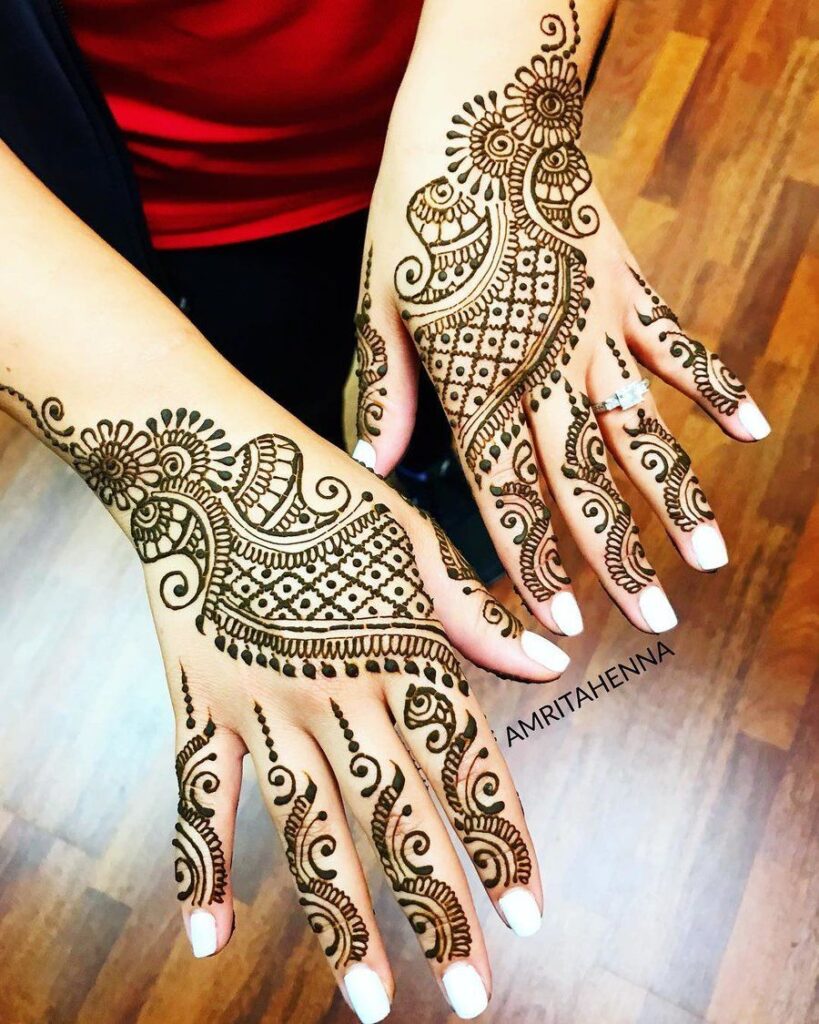 decent mehndi design