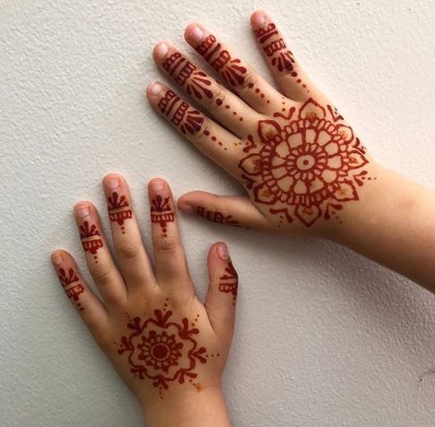 decent mehndi design