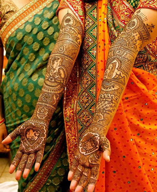 decent mehndi design