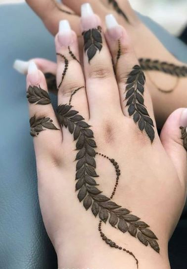 Minimalistic Mehndi Designs