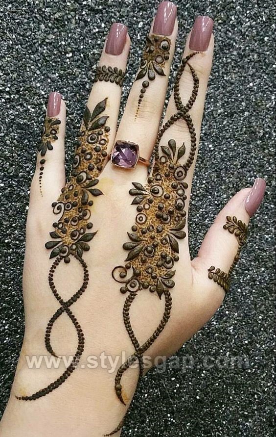 Minimalistic Mehndi Designs