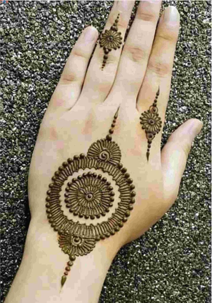 Minimalistic Mehndi Designs