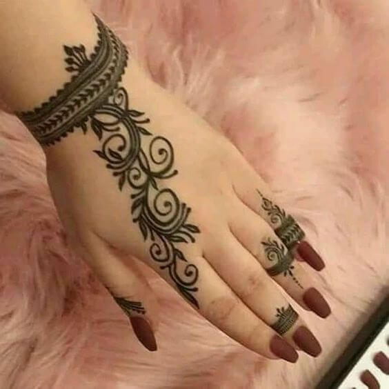 Minimalistic Mehndi Designs