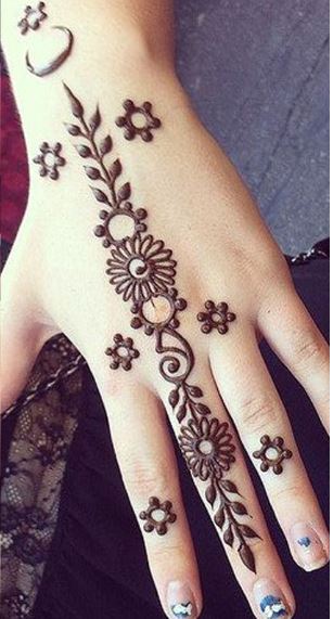 Minimalistic Mehndi Designs