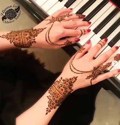 decent mehndi design