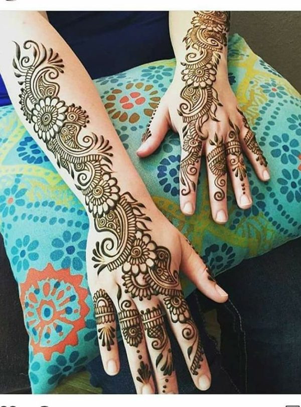 decent mehndi design