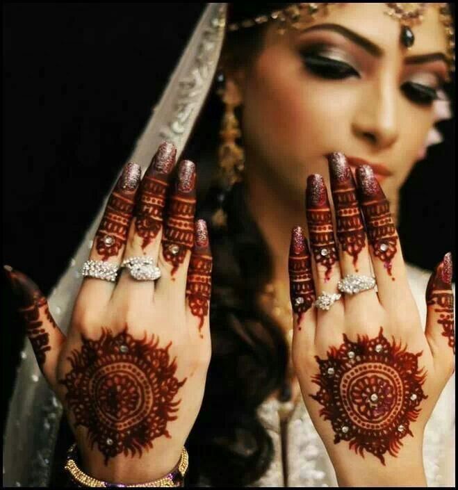 decent mehndi design