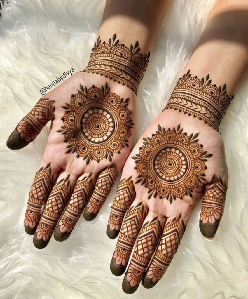 decent mehndi design