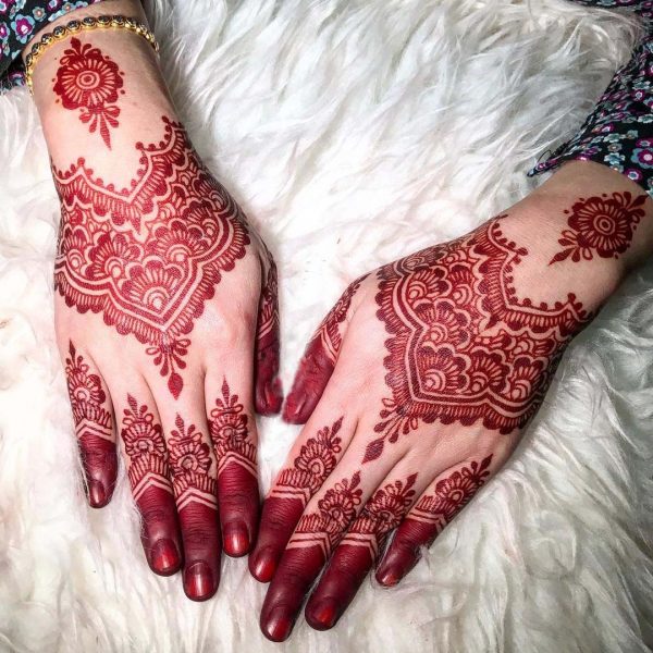 decent mehndi design