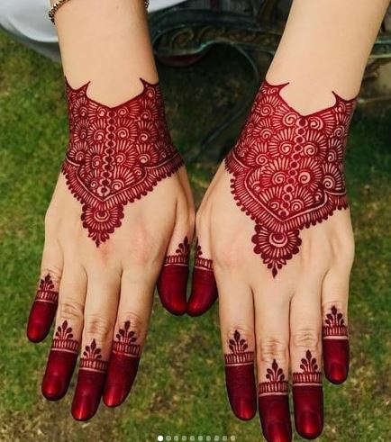 decent mehndi design