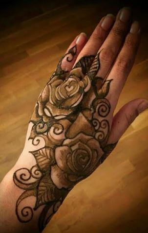 decent mehndi design