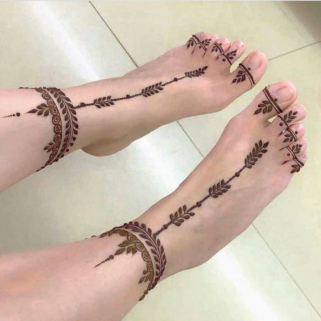 decent mehndi design