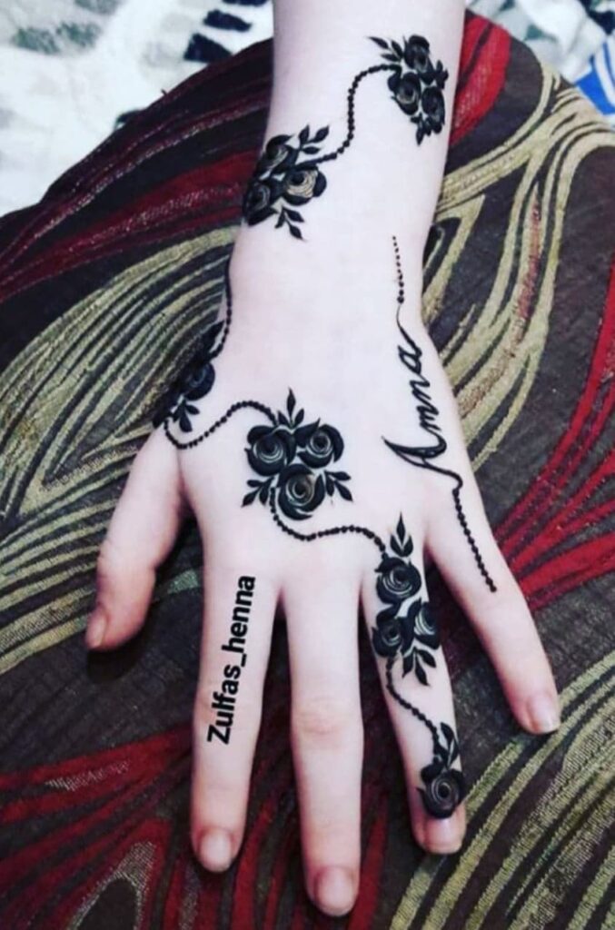 decent mehndi design