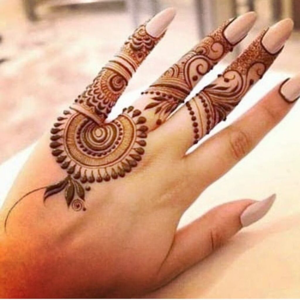 decent mehndi design