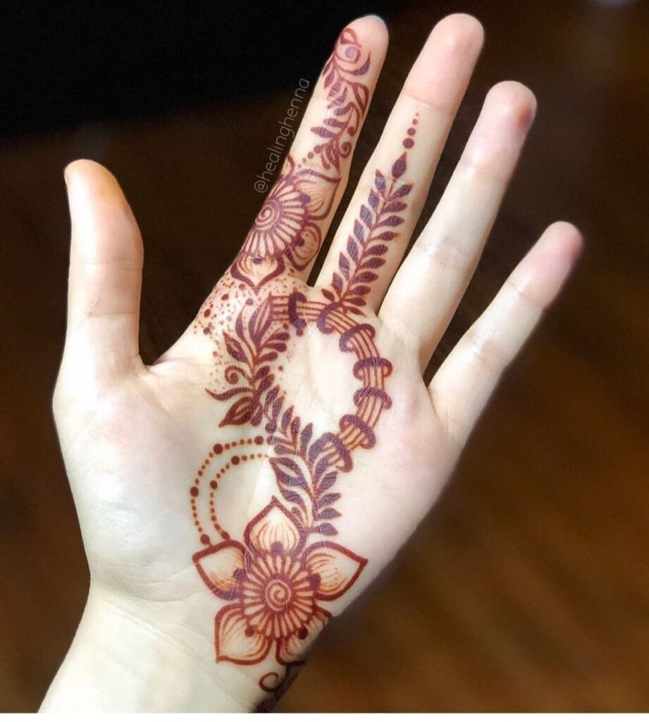 decent mehndi design