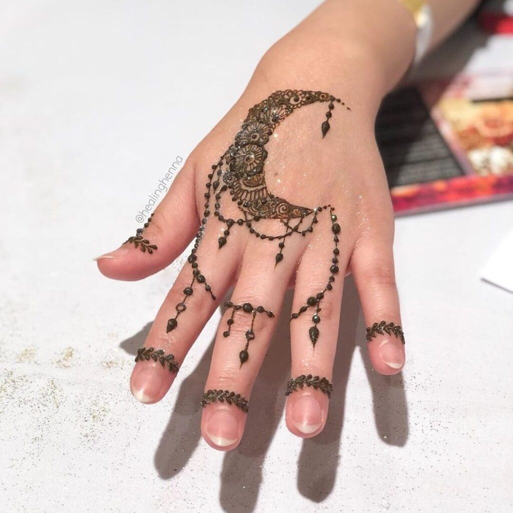 decent mehndi design