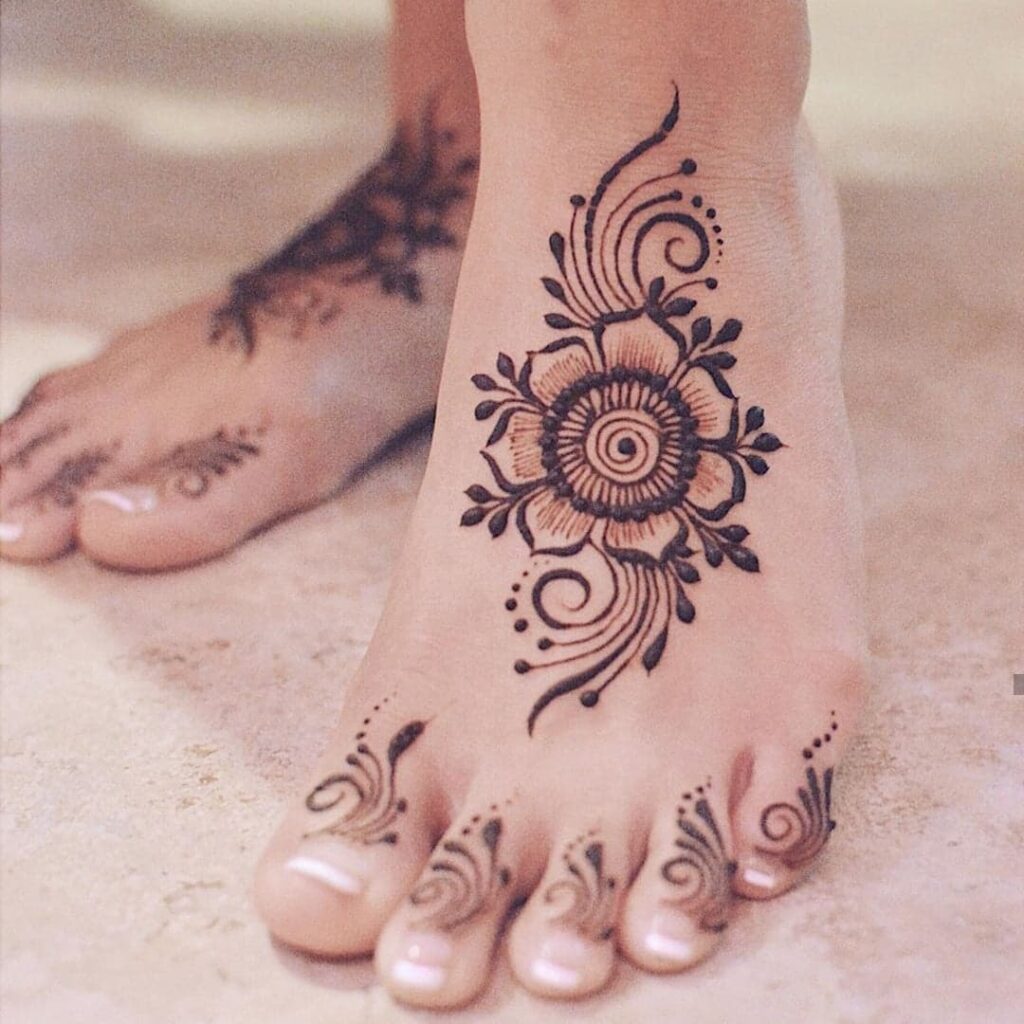 decent mehndi design