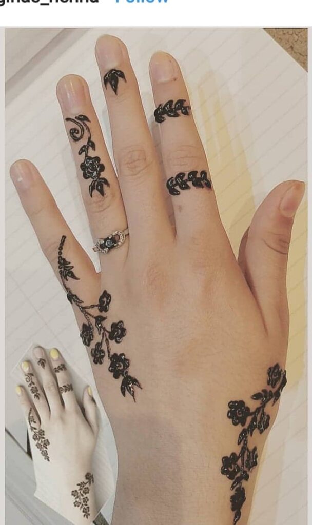 decent mehndi design