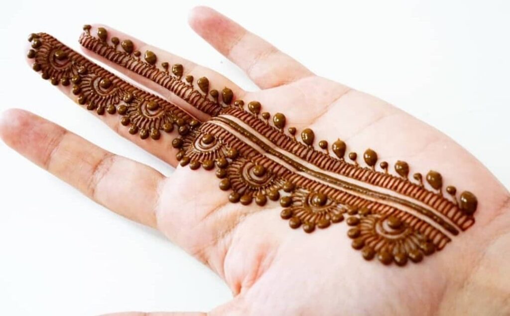 decent mehndi design