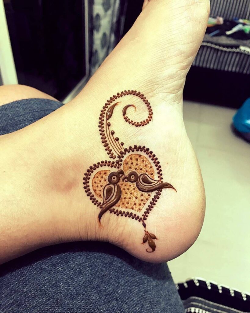 decent mehndi design