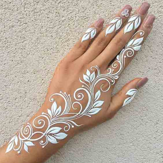 decent mehndi design