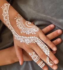 decent mehndi design