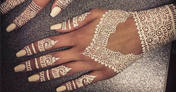 decent mehndi design