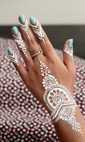 decent mehndi design